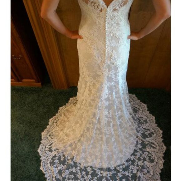 Allure Couture Elegant Wedding Gown P952 - Picture 3 of 12